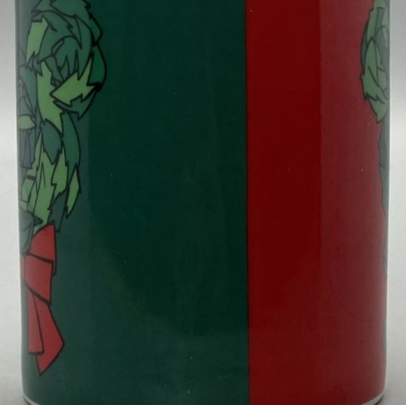 Walt Disney Gallery Mickey Mouse Christmas Wreath Holiday Collection Coffee Mug - Picture 7 of 7